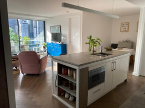 Spacious 2 bed apartment, great location